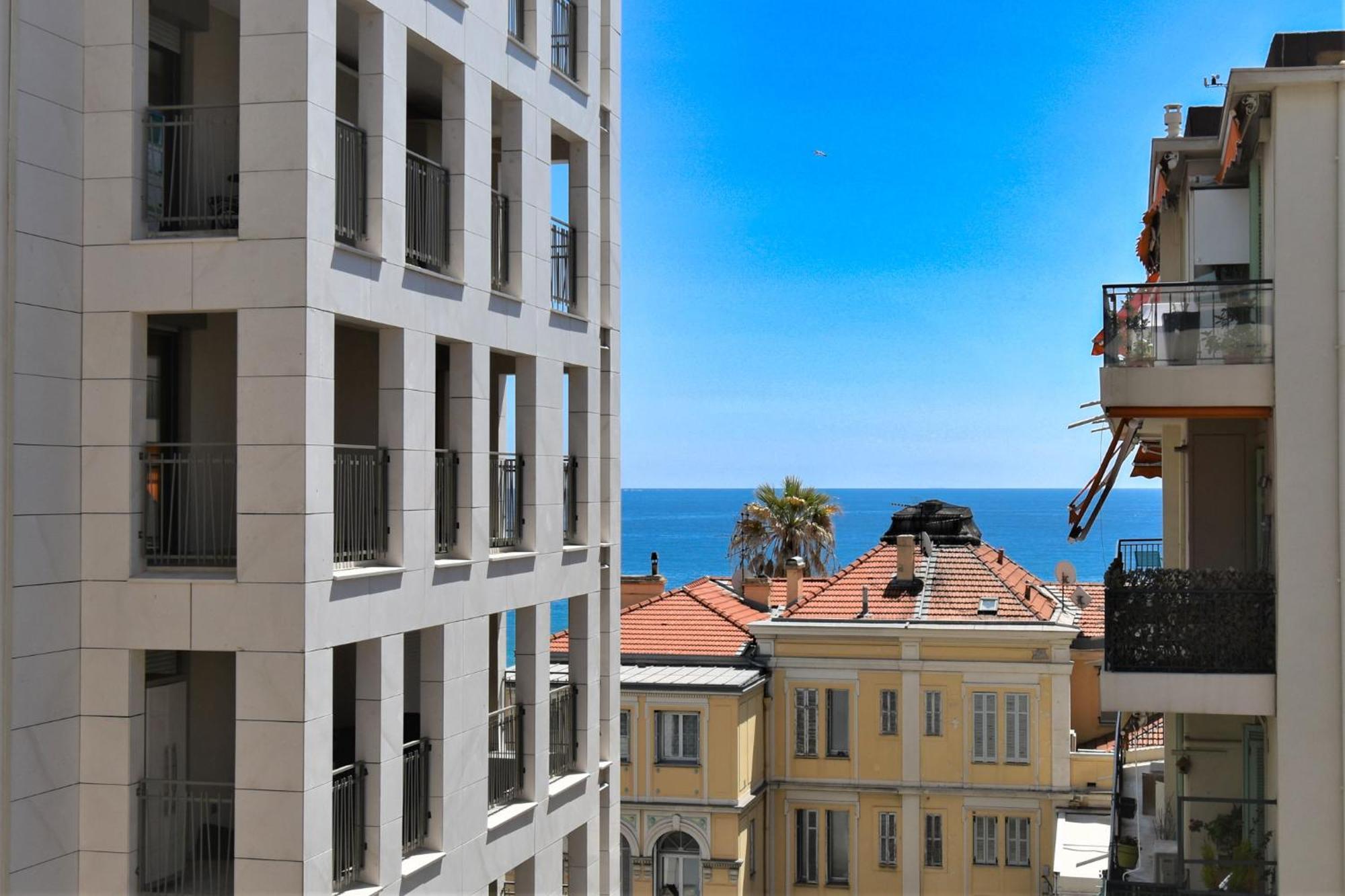 Appartement L'eden - Front De - Centre-ville - Parking Prive